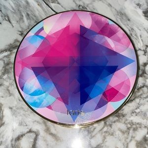 Eyeshadow and cheek palette by tarte